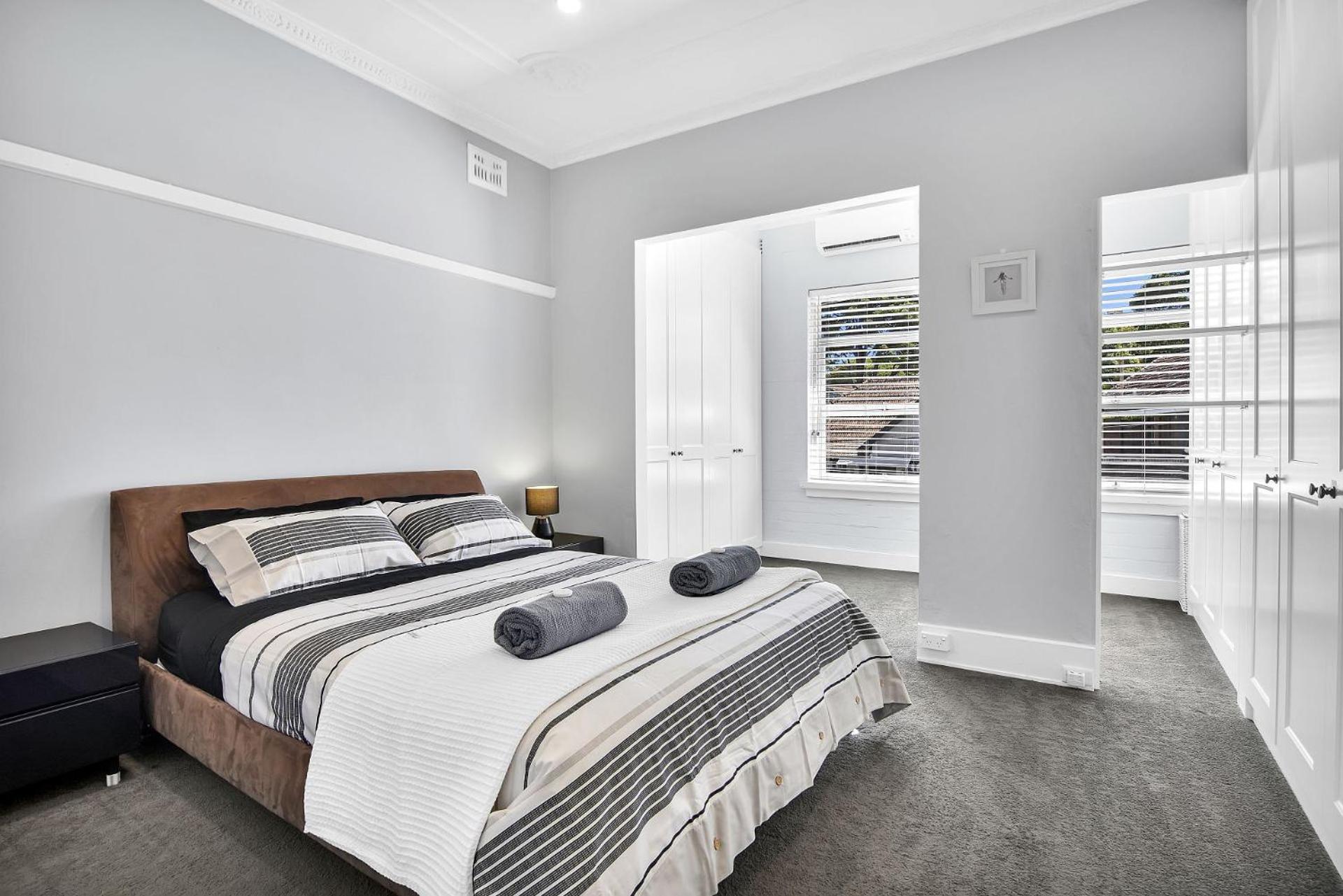 Stylish, Sunny & Spacious 2 Bedroom Apartment, Mosman Сидней Экстерьер фото